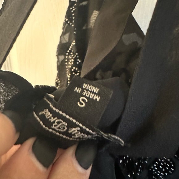 Black floral tank top, size s - Picture 4 of 4